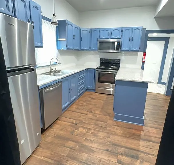 802 W Oak Ave — Photo 5