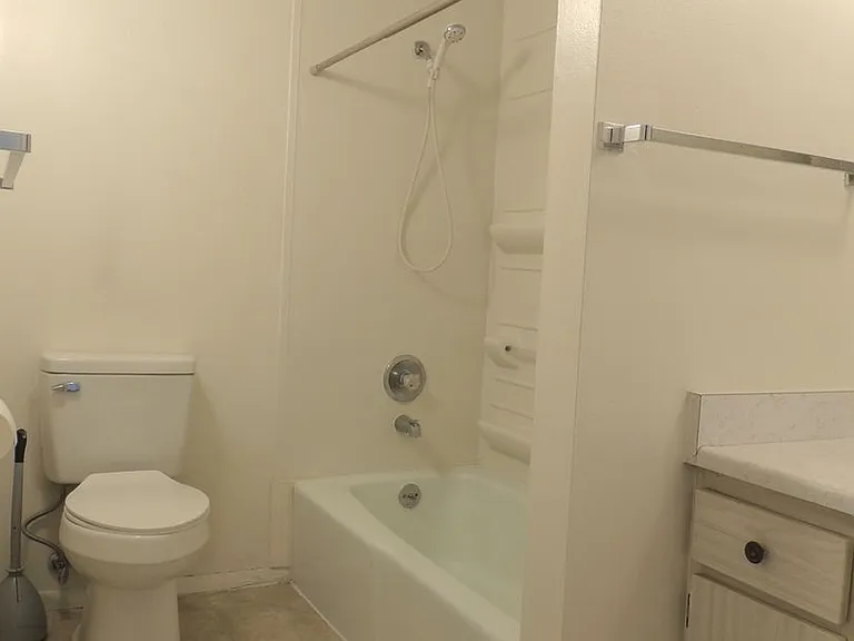 580 Cliff Ct #21 — Photo 9