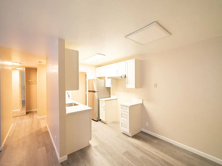 Beacon Hill Apartments — Photo 1