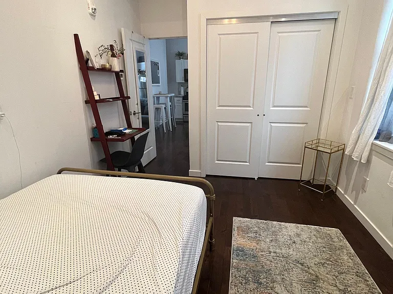 2121 Walnut St #2R — Photo 11