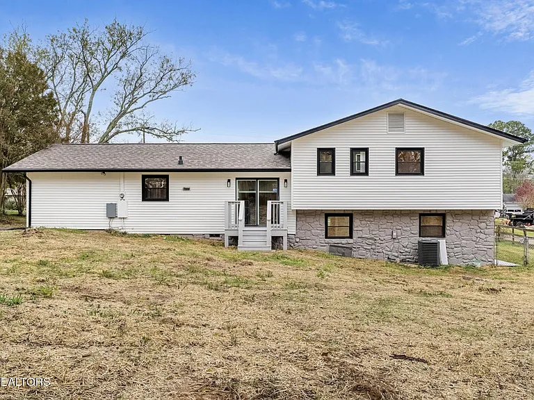 6741 Heatherbrook Dr — Photo 32