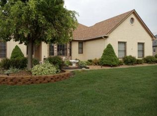 42294 Pond View Dr, Sterling Heights, MI 48314