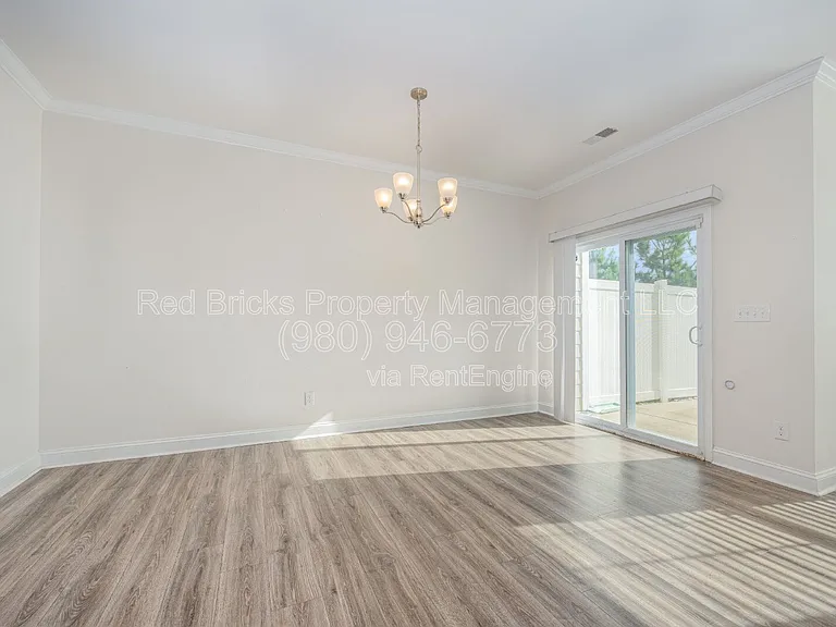630 Cypress Glen Ln — Photo 8