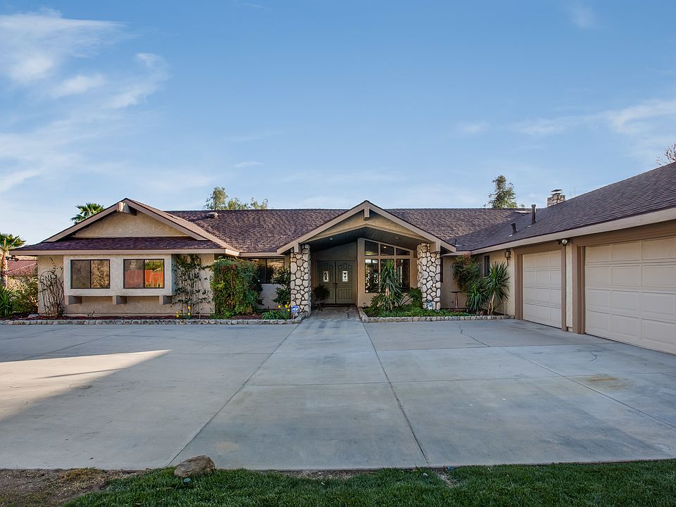 1st image of 42090 Granite View Dr