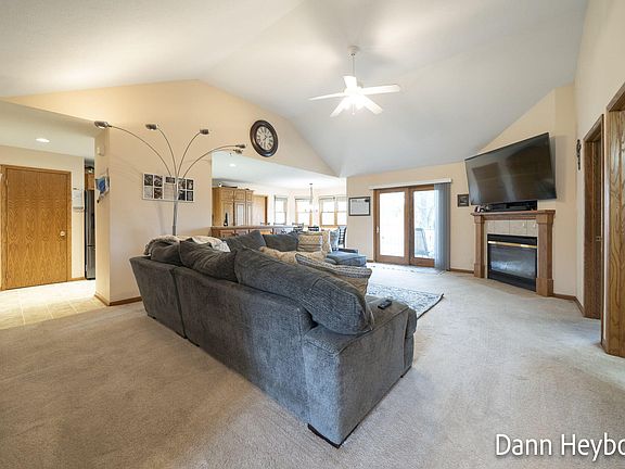 4th image of 1160 Alden Ct