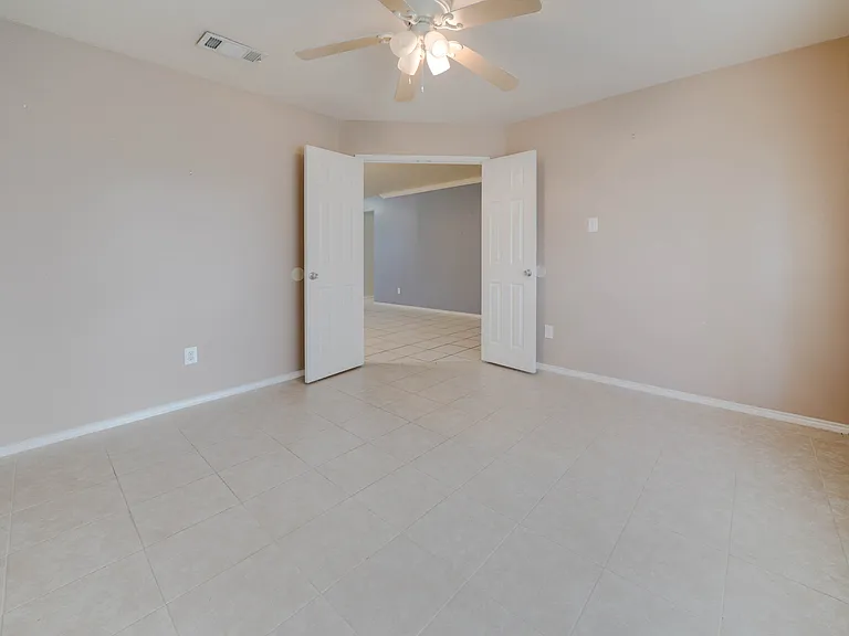 506 Hickory Ln — Photo 25