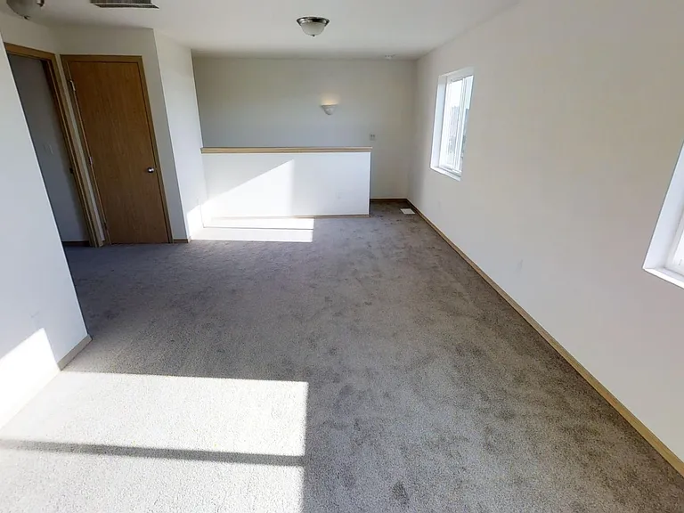 794 Holbrook Rd — Photo 10