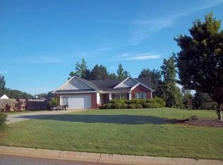 1612 Bismarck Cir, Winder, GA 30680