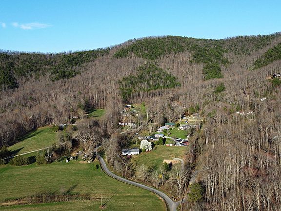 3rd image of 2737 Clabo Rd
