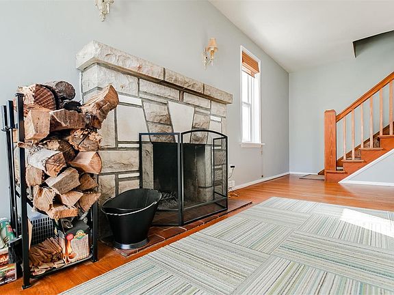 4th image of 733 Bellavilla Dr