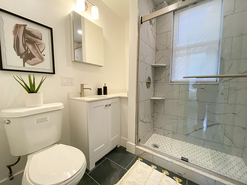 2nd image of 100 Queensberry St APT 3B