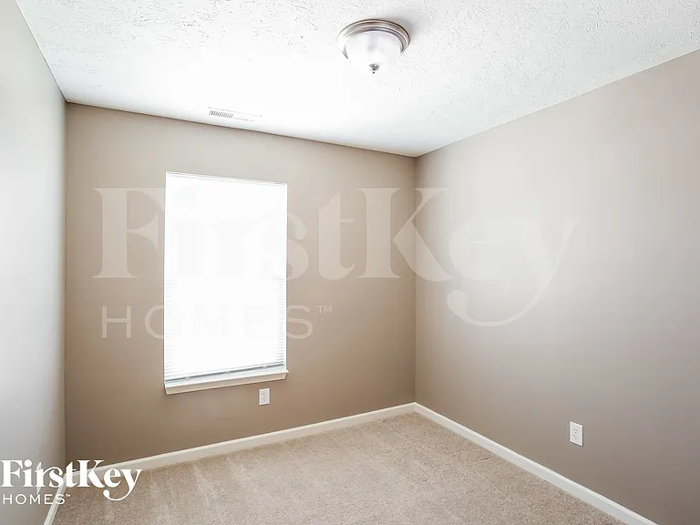 2822 Beethoven Ave — Photo 8