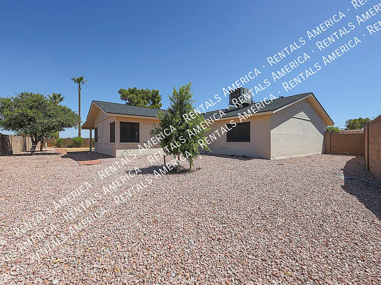 1360 W Esplanade St — Photo 36