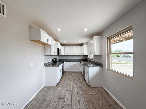 2nd image of 1331 E ELTON Avenue