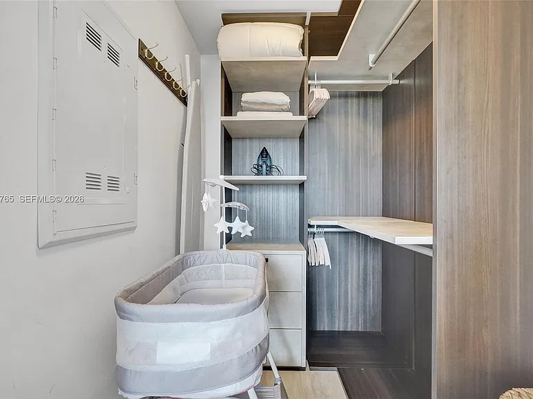 121 NE 34th St #910 — Photo 42