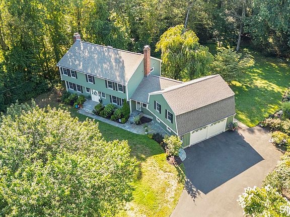 2nd image of 10 Foxwood Road