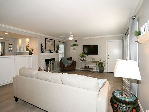 4th image of 26060 Berault Ct