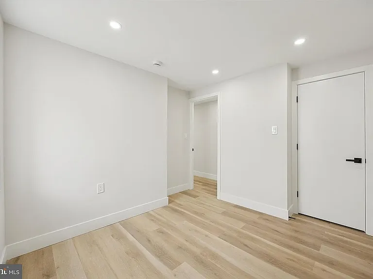 4522 Baker St #B27 — Photo 8