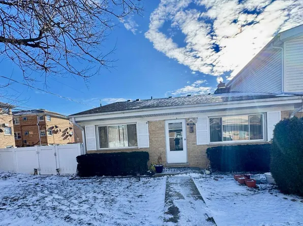 9035 N Clifton Ave, Niles, IL 60714