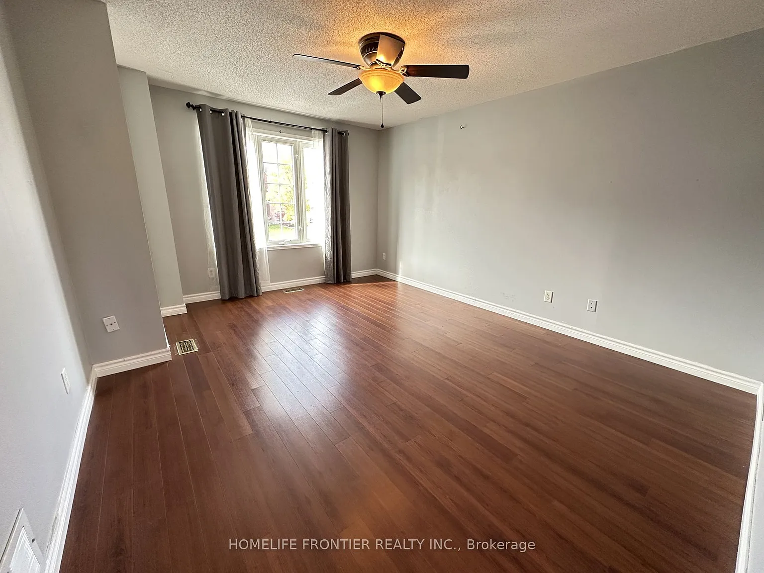 3 bed, $2,200 — Photo 4