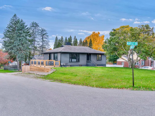 2270 Maple Dr, Jackson, MI 49203