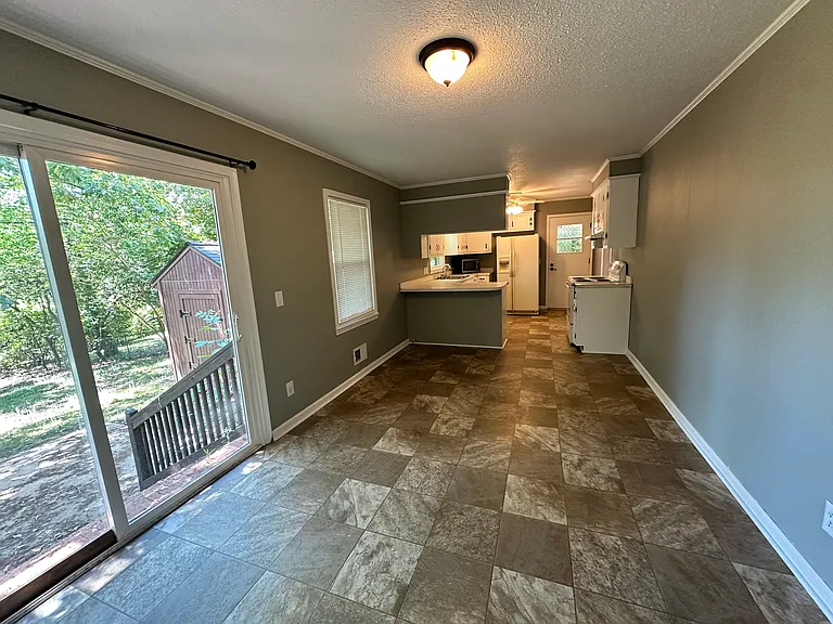 2407 Valleybrook Rd — Photo 9