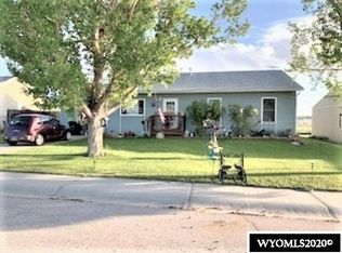 538 Sage Rd, Glenrock, WY 82637