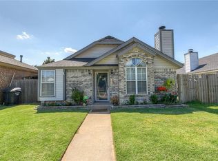 2141 S Robinson Ave, Moore, OK 73170