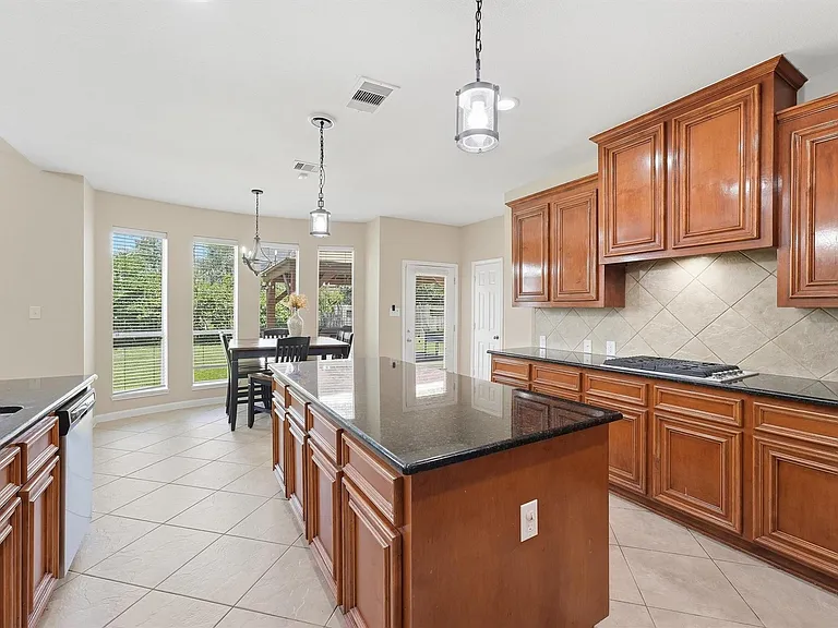 5507 Opal Cove Ct — Photo 13