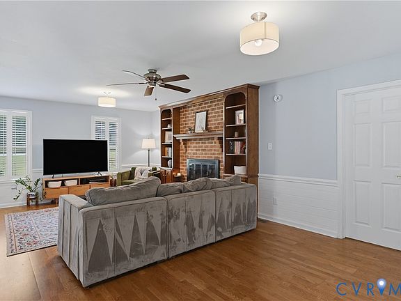 3rd image of 9157 Chatham Grove Ln