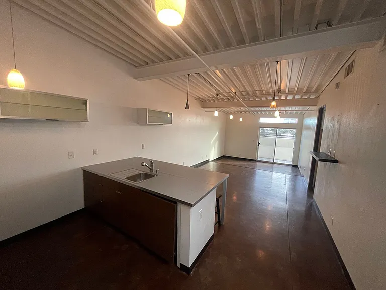 701 Shadow Ln — Photo 32