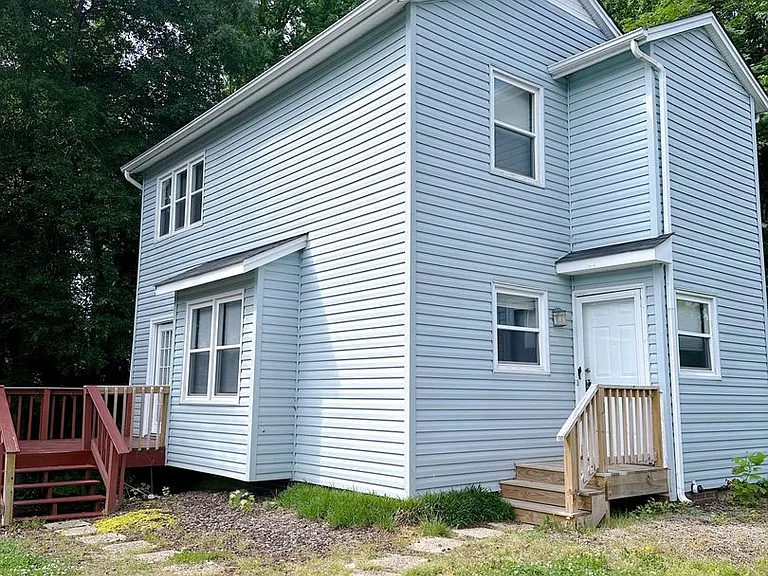 2436 Moran St — Photo 3
