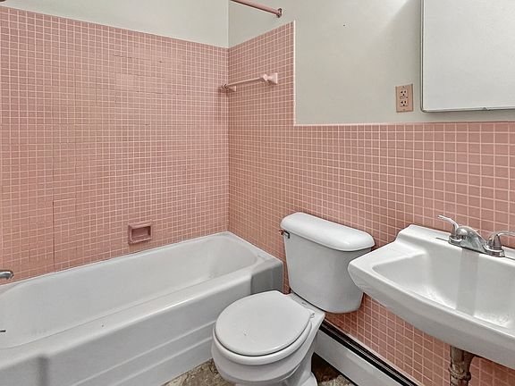 3rd image of 2839 S Burdick St APT A