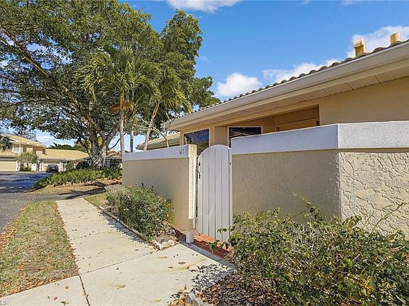 4th image of 337 Emerald Bay CIR #U1