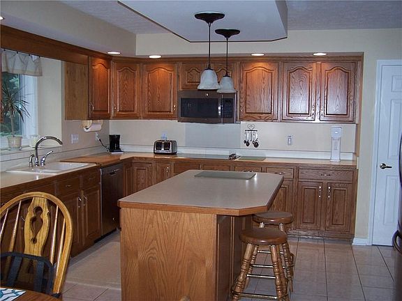 4th image of 29 Woodfield Dr