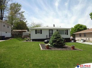 7214 S 40th St, Bellevue, NE 68147