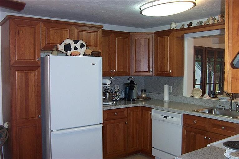 1st image of 106 Crescent Lane #106