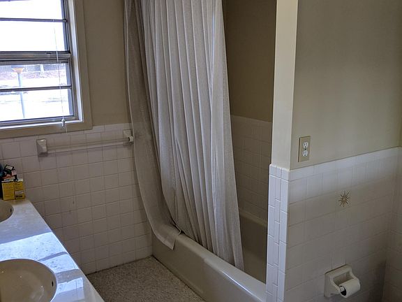 5th image of 8715 W 98th Ter