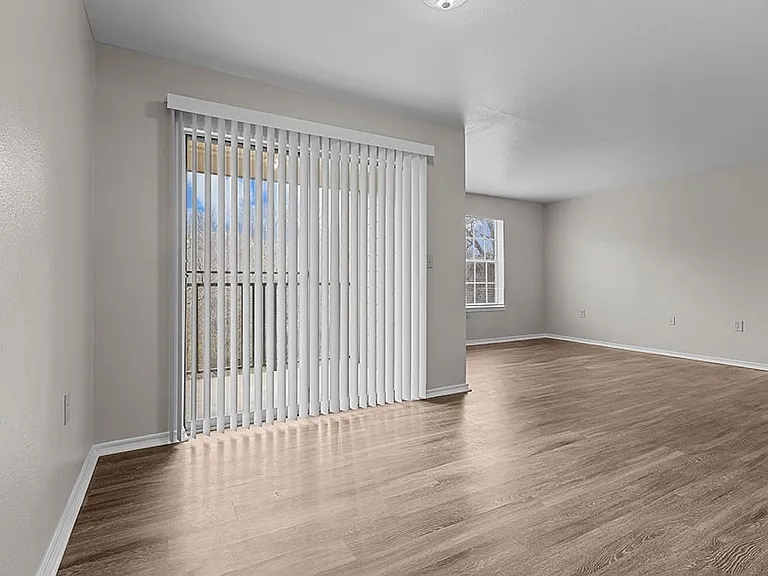Valley Ridge Apartment Homes — Photo 7