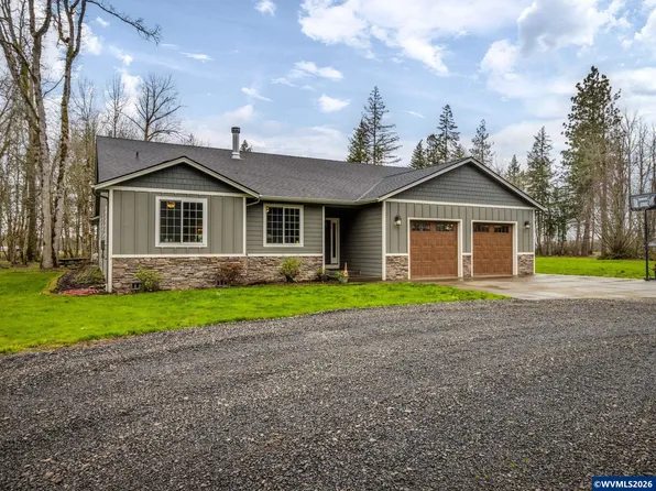 12950 S Barnards Rd, Molalla, OR 97038