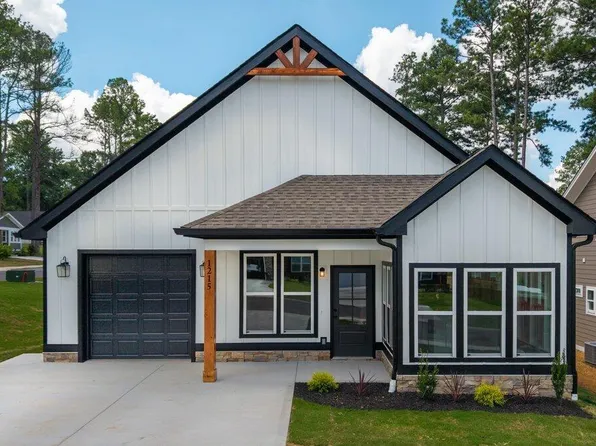 1215 Parkstone Dr NW, Cleveland, TN 37312