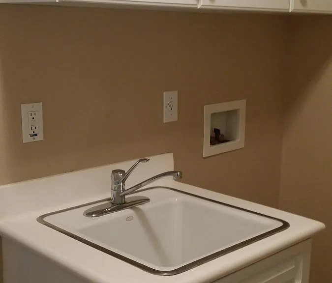 Washer room.