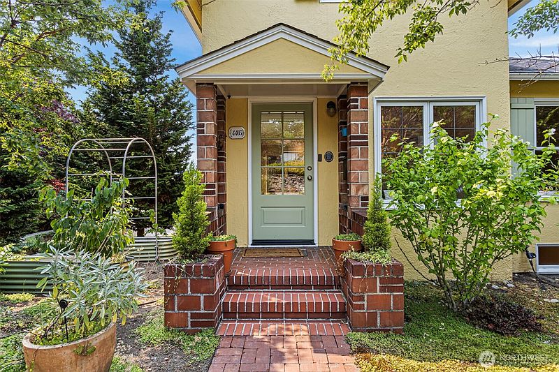 2nd image of 4403 4th Avenue NW