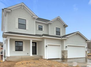 4332 Woodland Cove Pkwy, Minnetrista, MN 55331