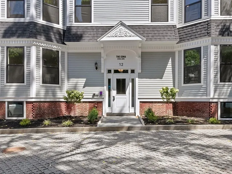 12 Arnold Cir #6 — Photo 9