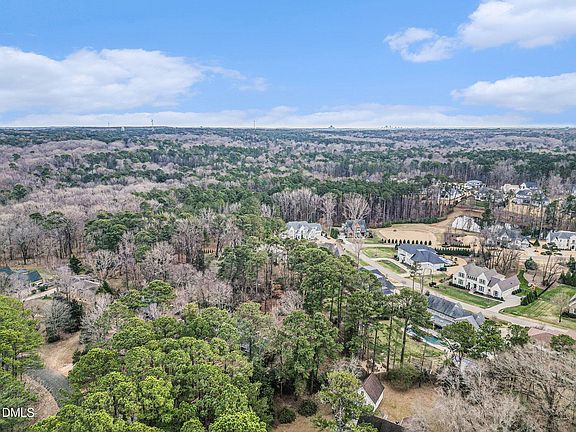 4th image of 2529 Countrywood Rd