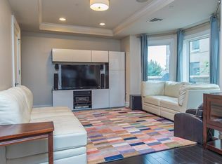 26 Oxford Lndg, Weehawken, NJ 07086
