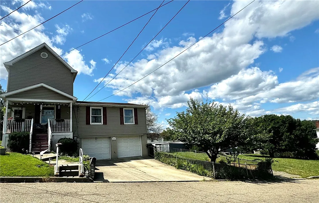 621 Delaware St photo 1