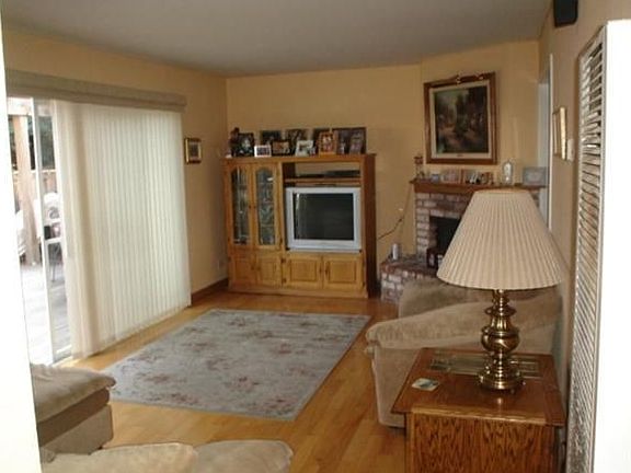 5th image of 2702 Burlingame Way