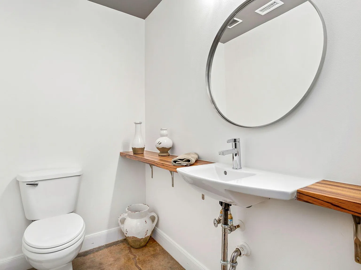 1 bed, 1.5 bath, 1122 sqft, $2,300 — Photo 3